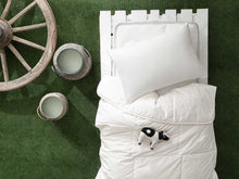 Lade das Bild in den Galerie-Viewer, MilkySleep Baby Bettdecke &amp; Kissen
